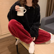 Lydia – Winter Velvet Pajama Set