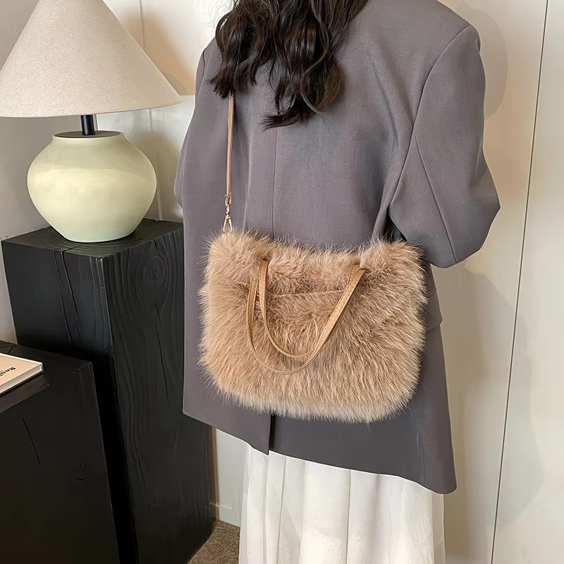 Shane – Luxury Faux Fur Shoulder Bag