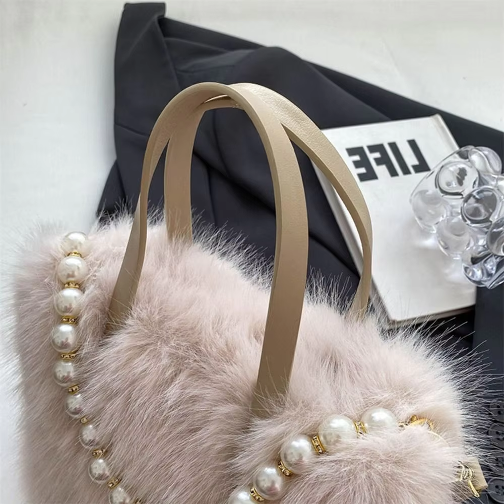 Collet – Furry Pearl Chain Bag