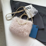 Collet – Furry Pearl Chain Bag