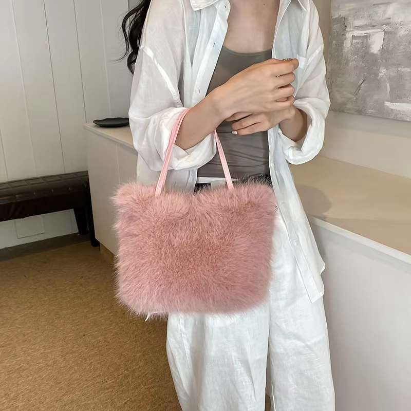 Shane – Luxury Faux Fur Shoulder Bag