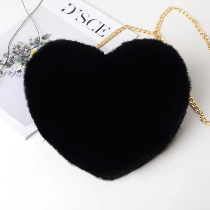 Bella – Heart-Shaped Faux Fur Bag