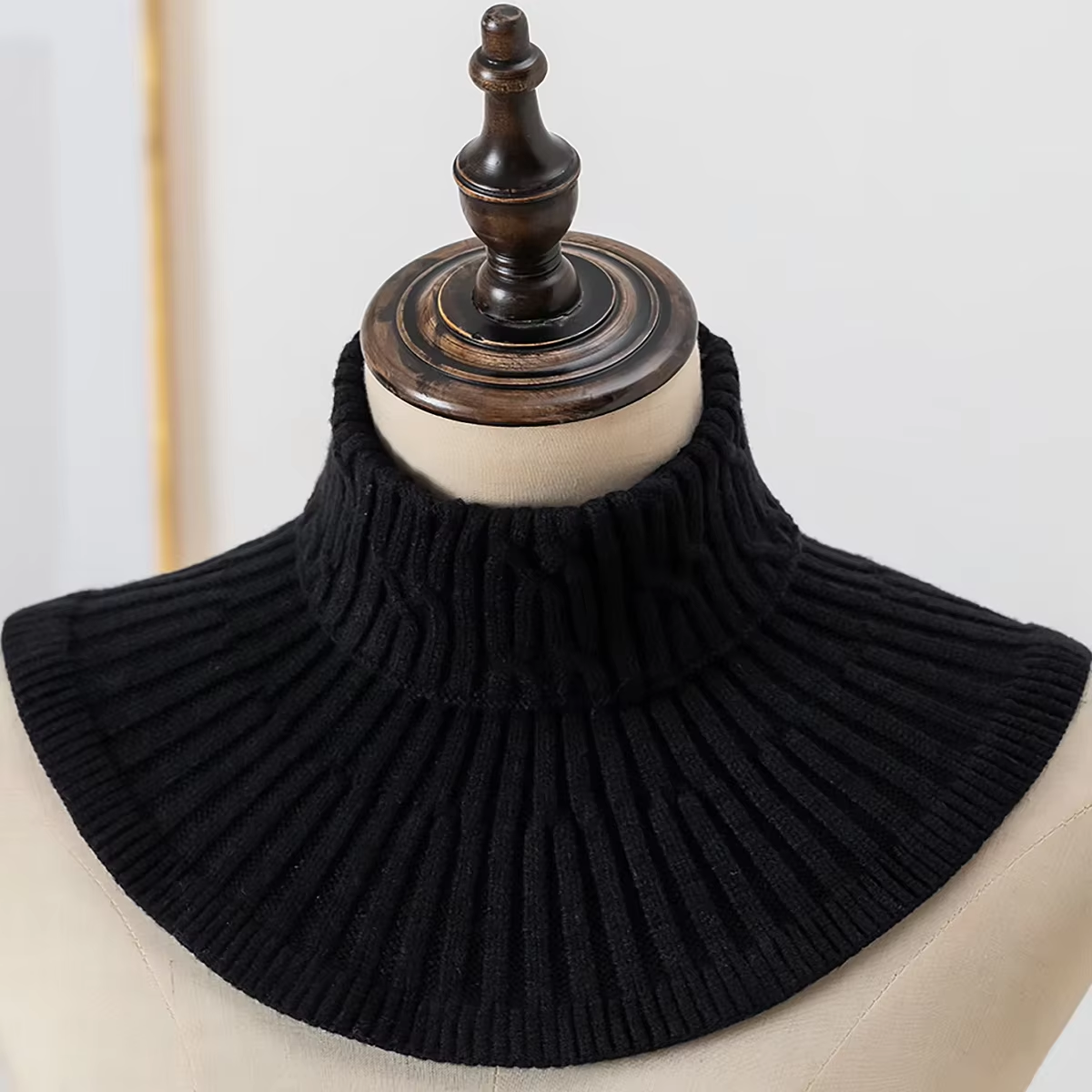 Knitted High-Lapel Scarf