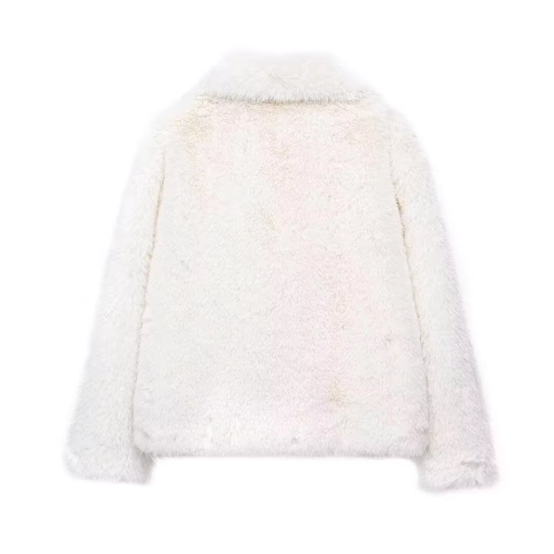 Victoria – Luxe Plush Faux Fur Coat