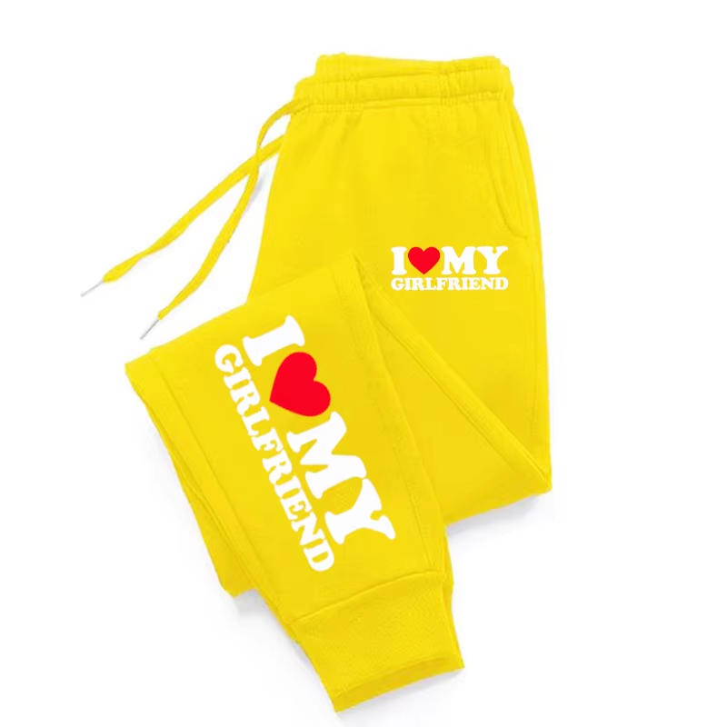 Spodnie męskie | Wygodne spodnie jogger unisex z kieszeniami „I Love My Girlfriend”.