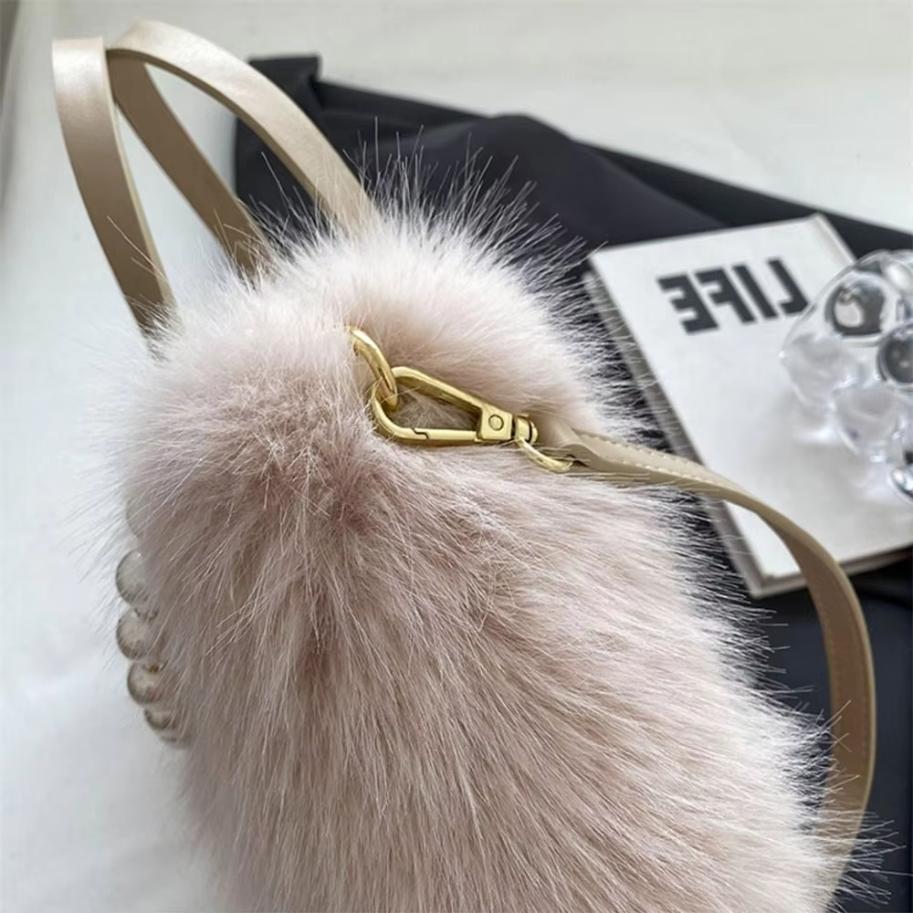 Collet – Furry Pearl Chain Bag