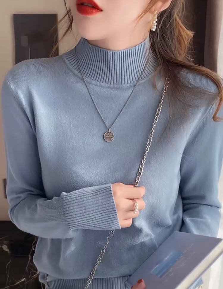 April – Chic Turtleneck Sweater