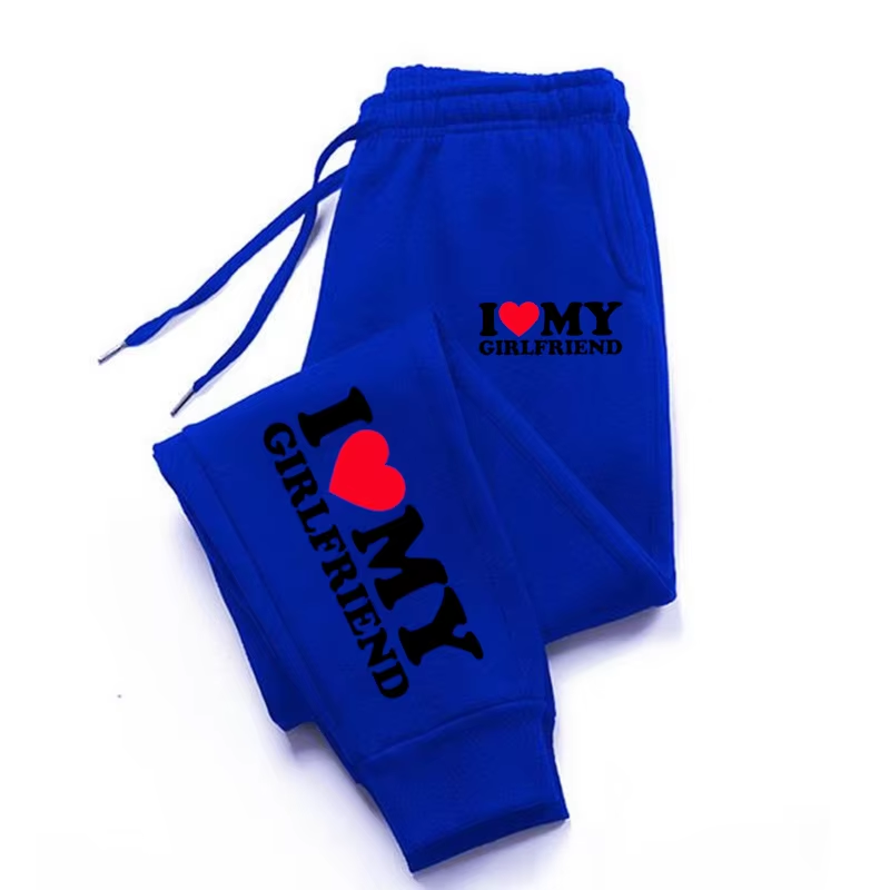 Spodnie męskie | Wygodne spodnie jogger unisex z kieszeniami „I Love My Girlfriend”.