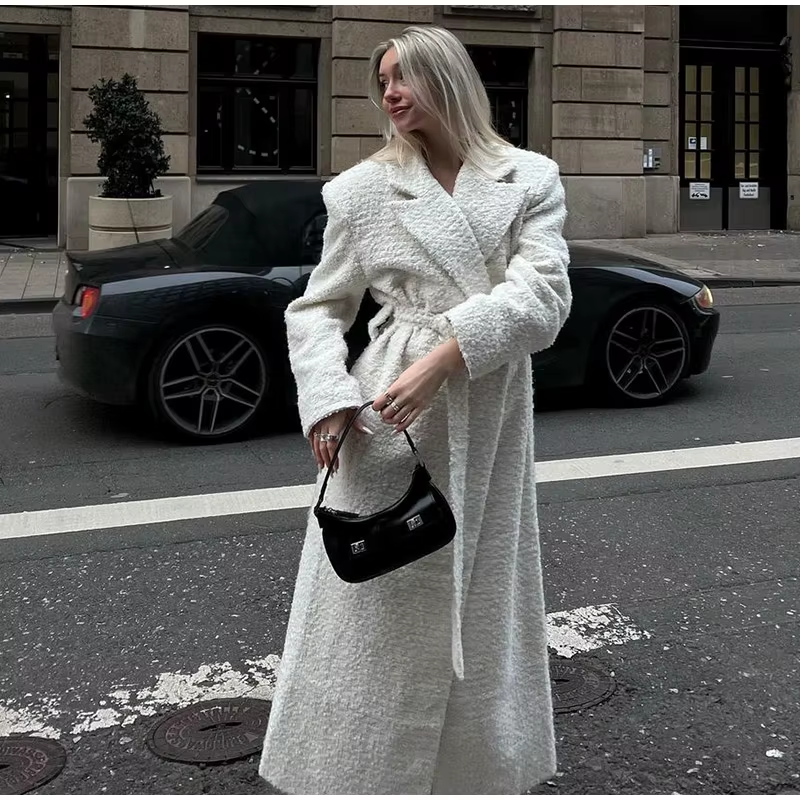 Diana – 2024 White Lamb Wool Coat