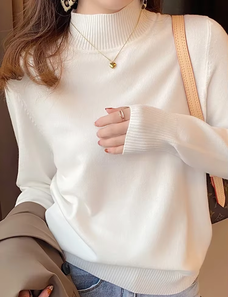 April – Chic Turtleneck Sweater