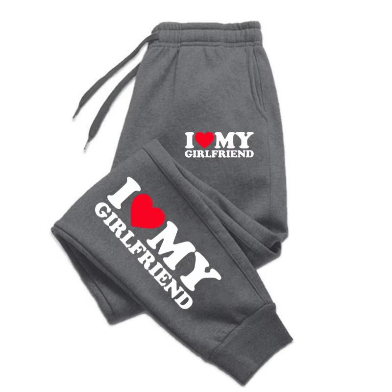 Spodnie męskie | Wygodne spodnie jogger unisex z kieszeniami „I Love My Girlfriend”.