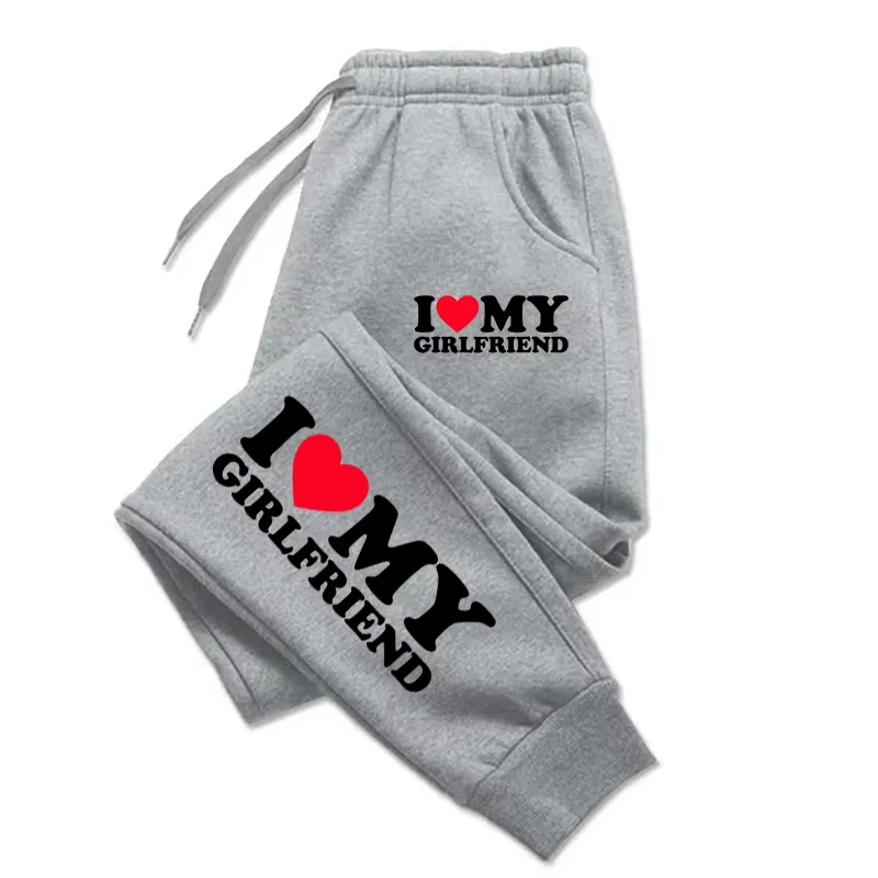 Spodnie męskie | Wygodne spodnie jogger unisex z kieszeniami „I Love My Girlfriend”.