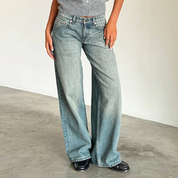 Emily – Aesthetic Low-Rise Jeans