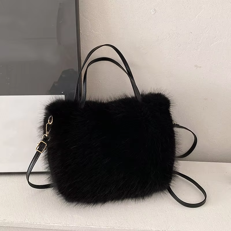 Shane – Luxury Faux Fur Shoulder Bag