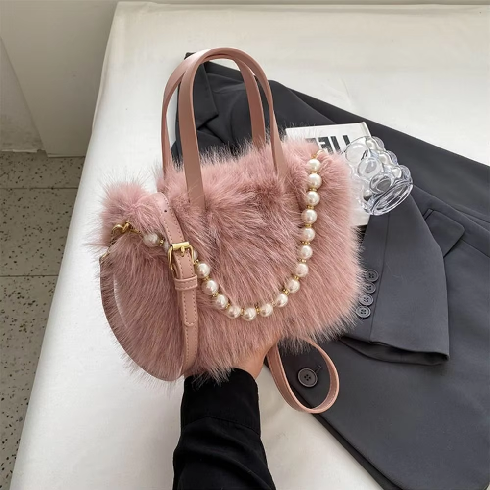 Collet – Furry Pearl Chain Bag