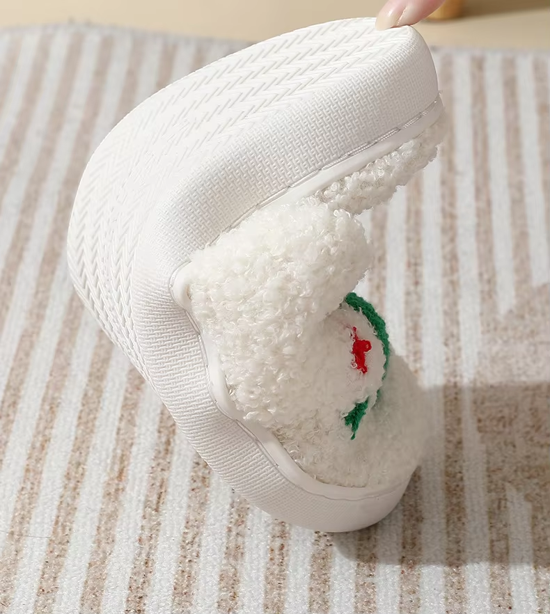 Liam & Lily – Christmas Tree Fluffy Slippers