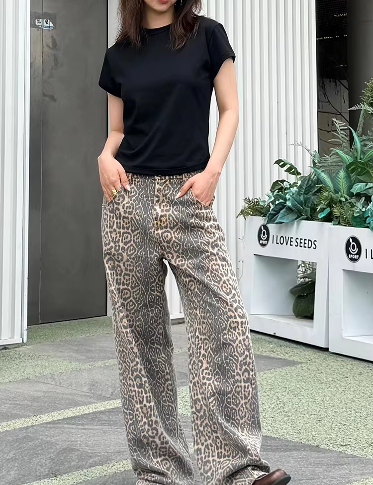 Alicia – Vintage Leopard Print Jeans