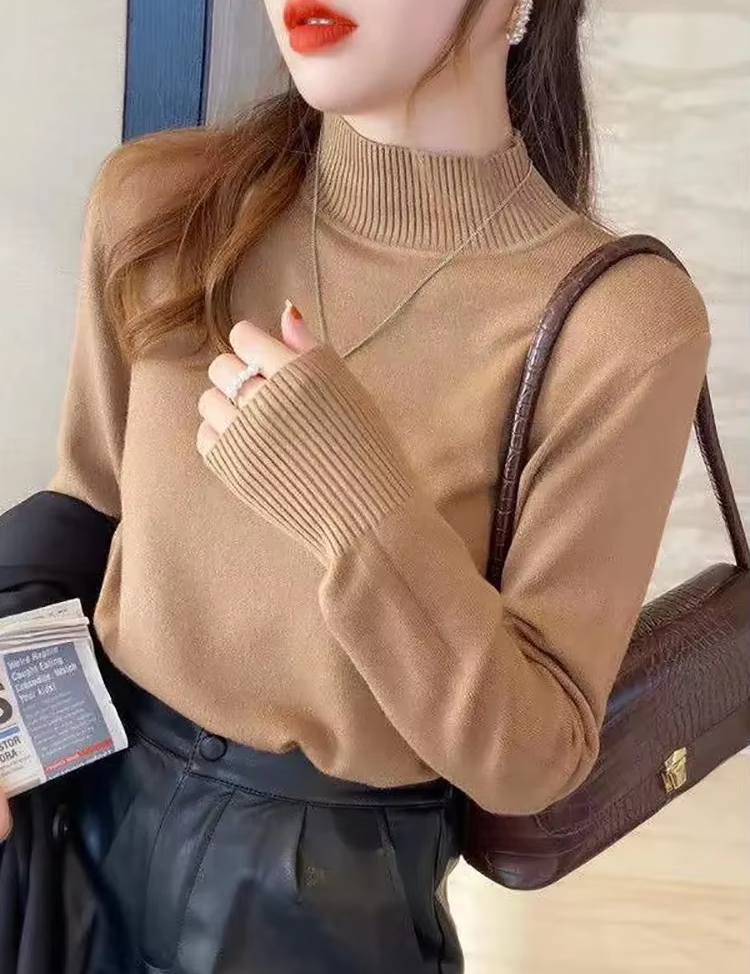 April – Chic Turtleneck Sweater