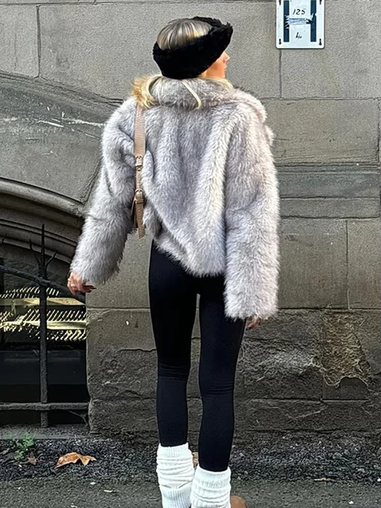 Eva – 2024 Gradient Faux Fur Jacket